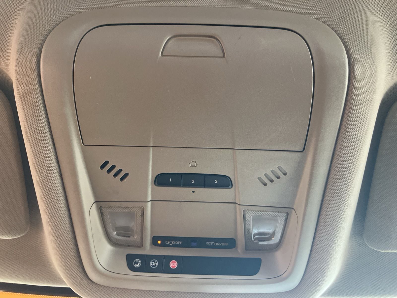 Thumbnail: 2017 GMC Acadia - 22