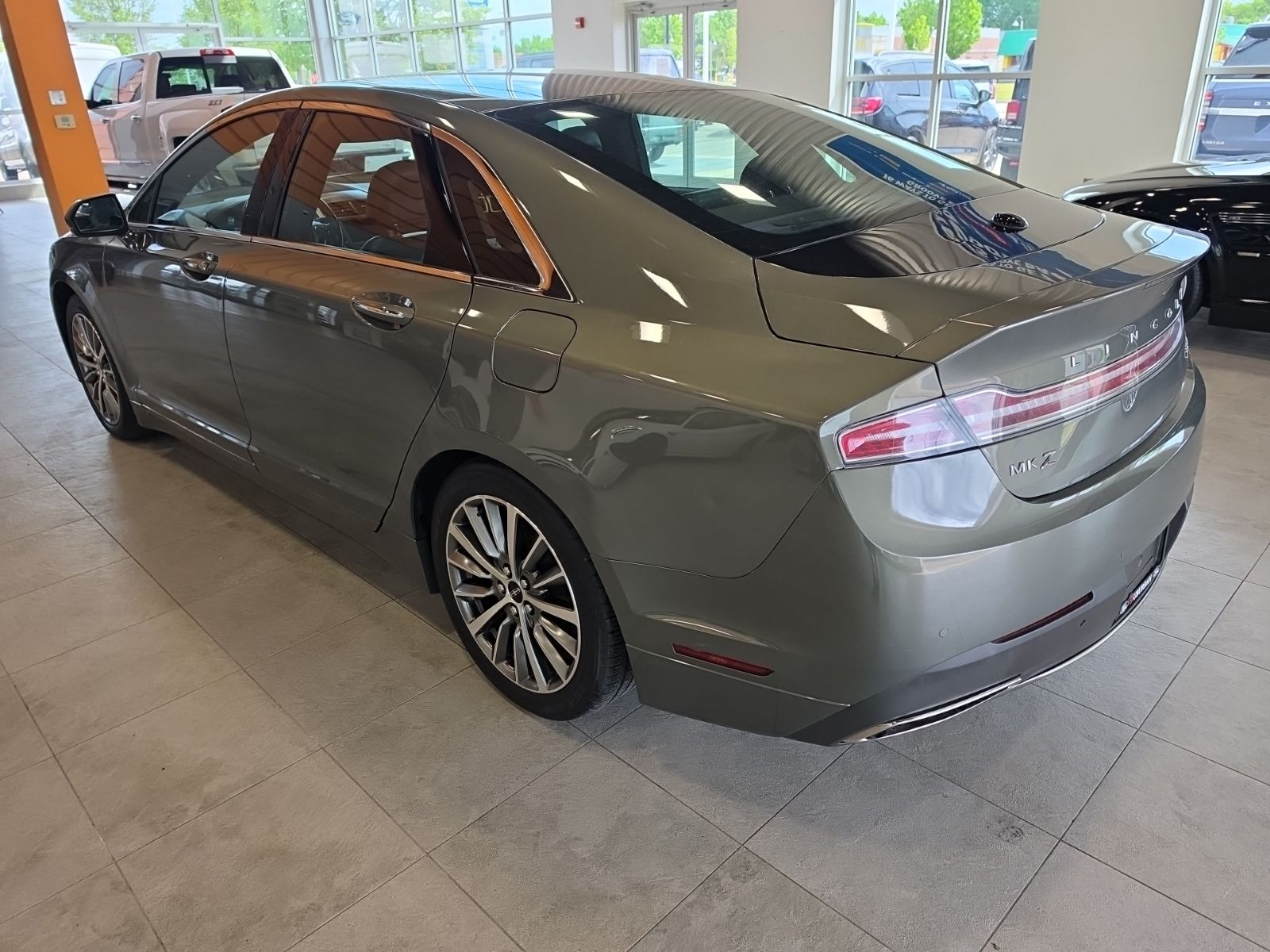 Thumbnail: 2017 Lincoln MKZ - 11