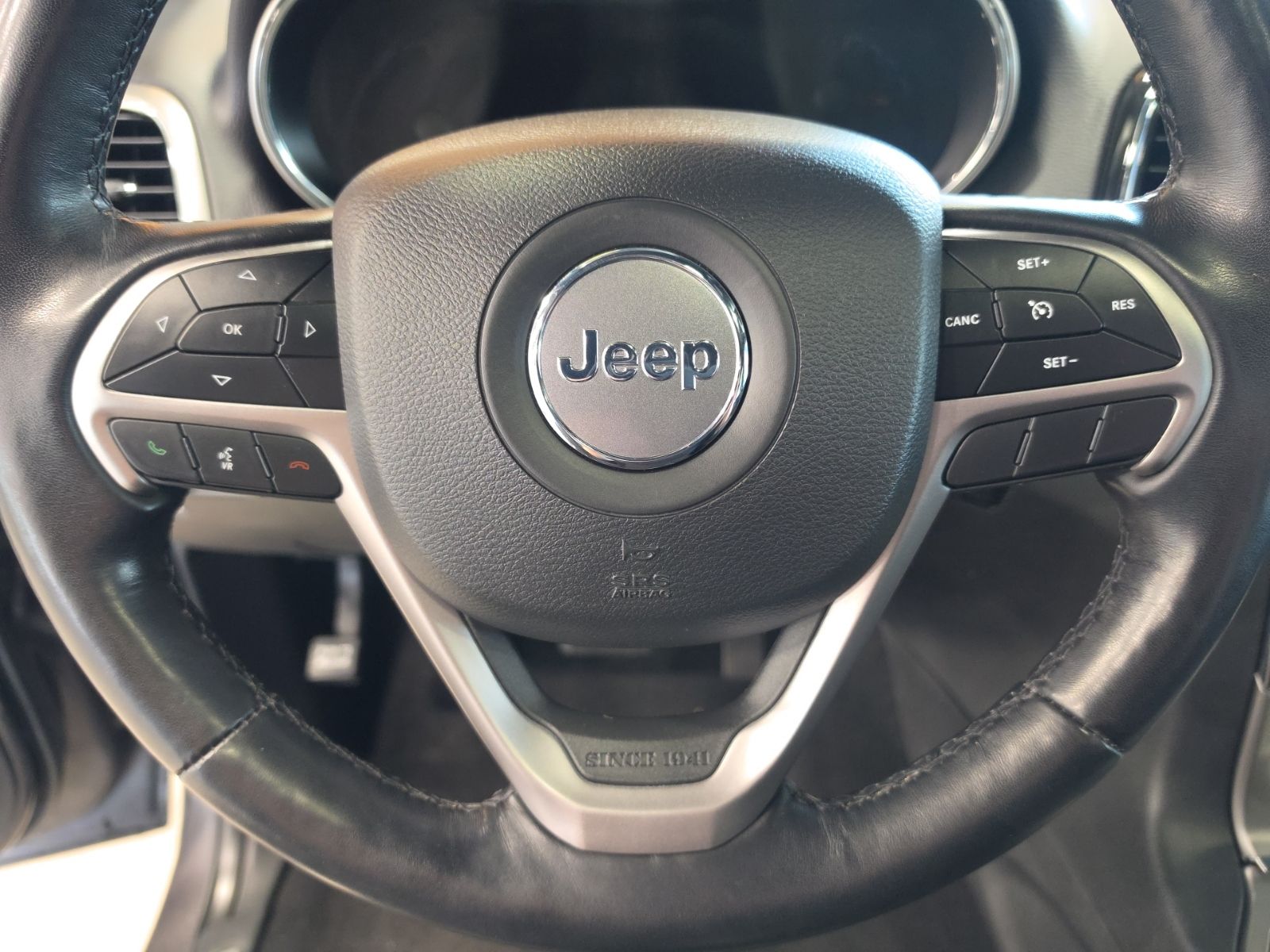 Thumbnail: 2021 Jeep Grand Cherokee - 20