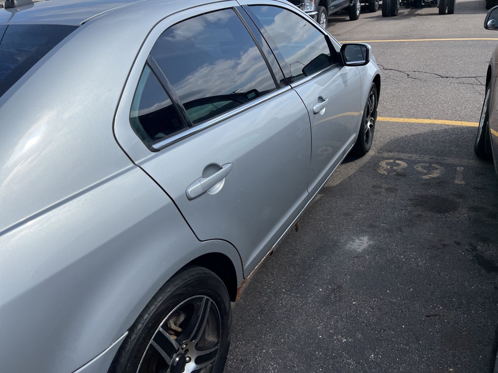 Thumbnail: 2010 Ford Fusion - 16