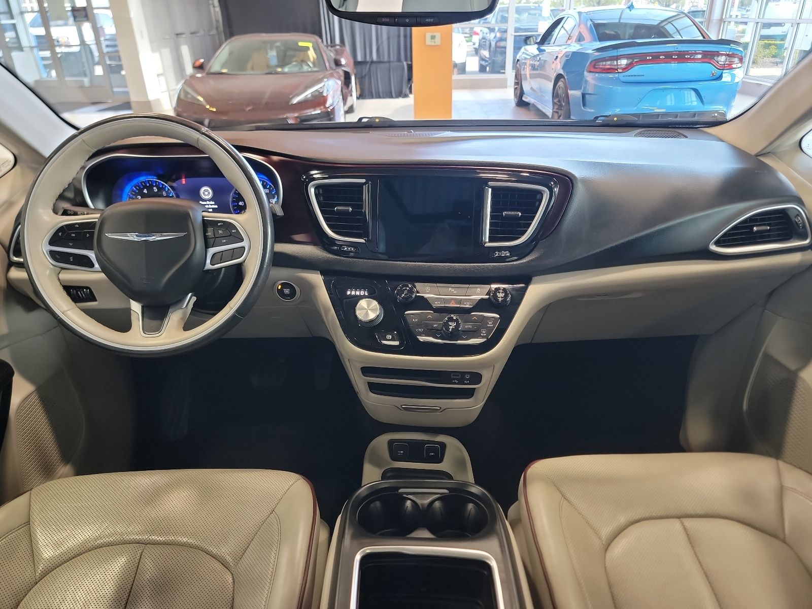 Thumbnail: 2020 Chrysler Pacifica - 29