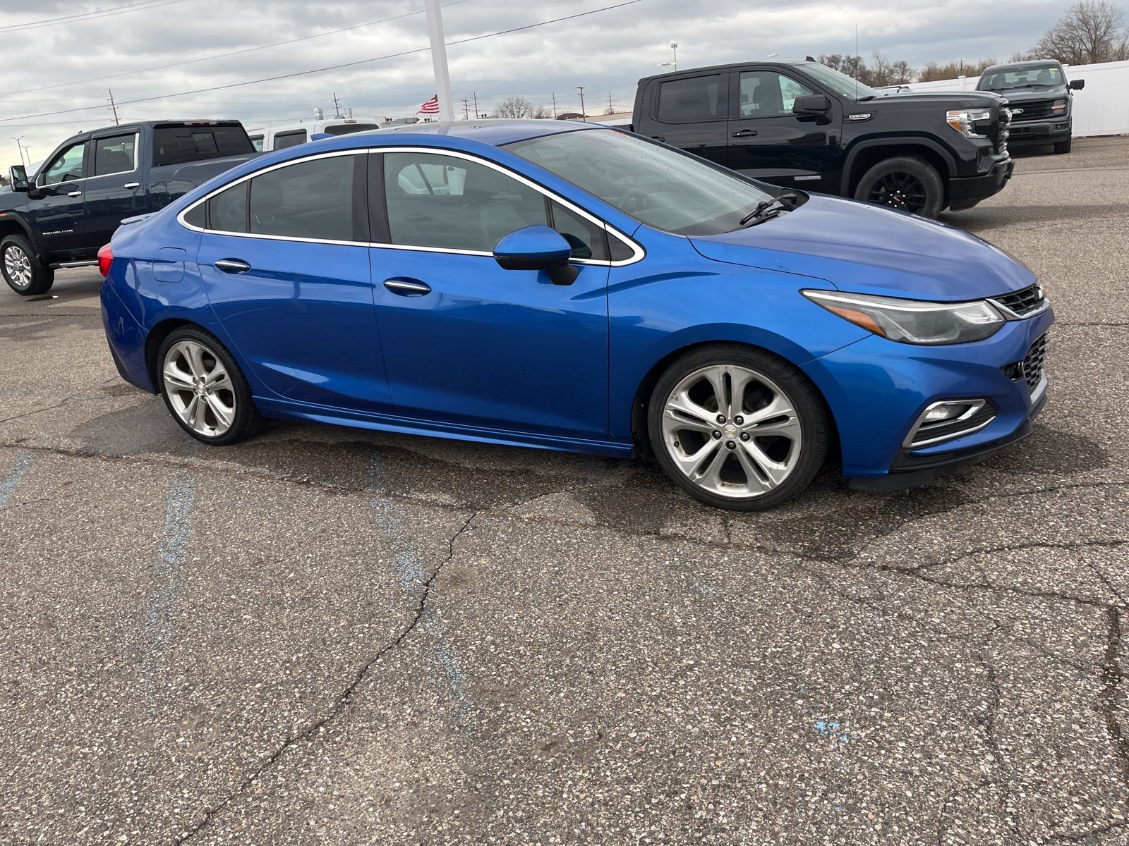 Thumbnail: 2017 Chevrolet Cruze - 17