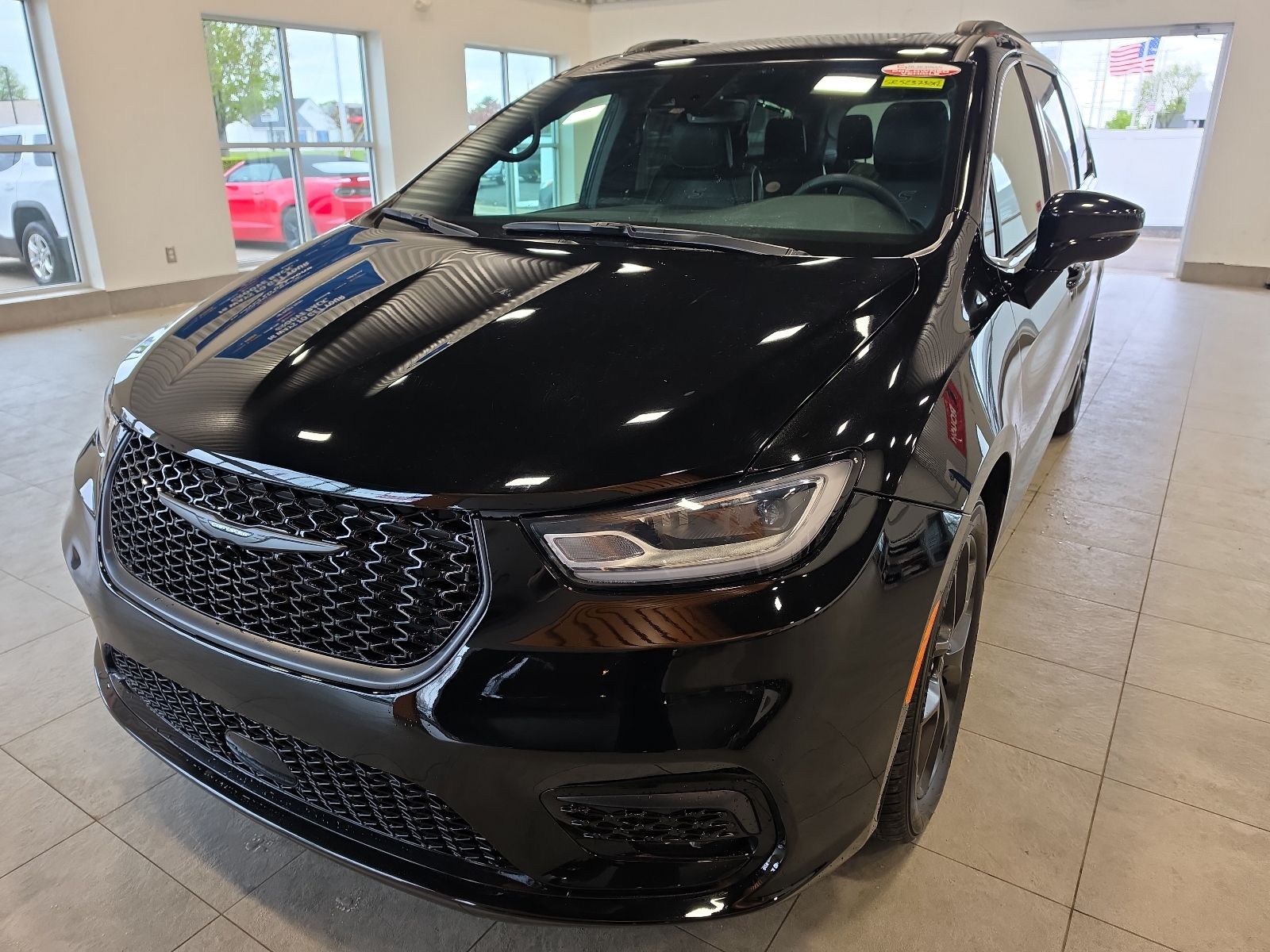 Thumbnail: 2025 Chrysler Pacifica - 2