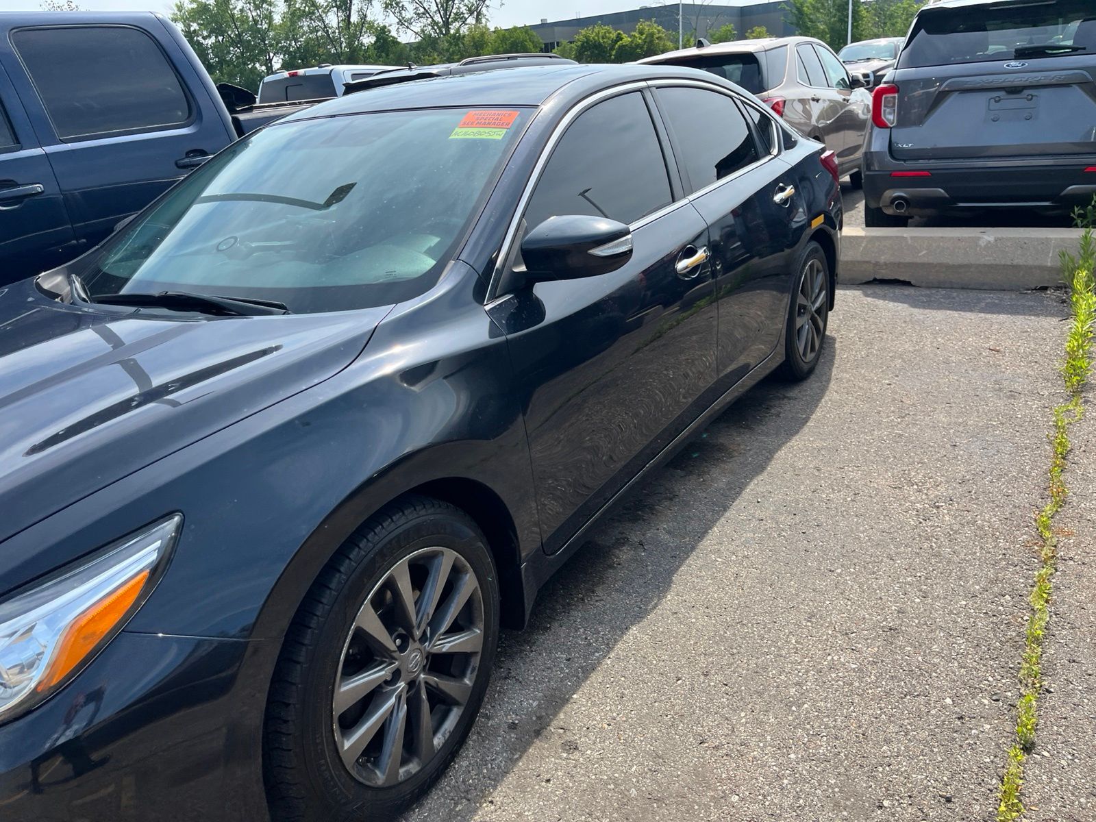 Thumbnail: 2017 Nissan Altima - 6