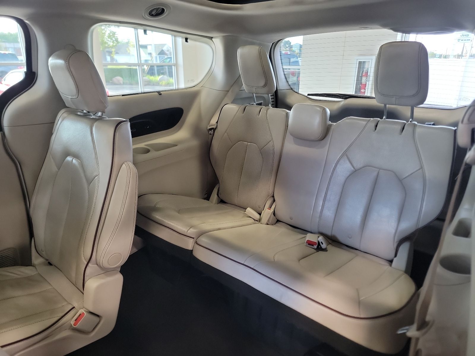 Thumbnail: 2020 Chrysler Pacifica - 33