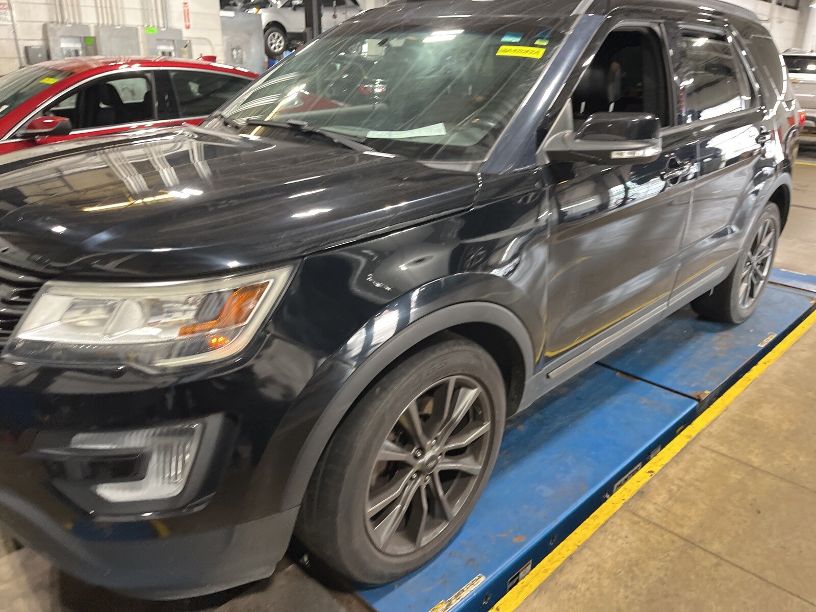 2017 Ford Explorer XLT photo 3