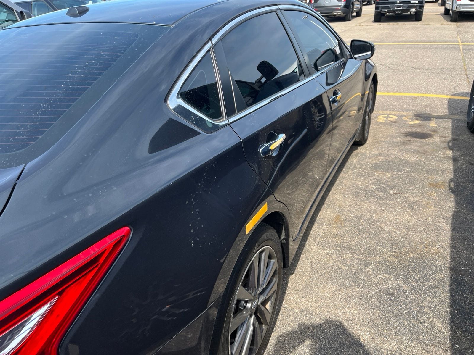 Thumbnail: 2017 Nissan Altima - 14