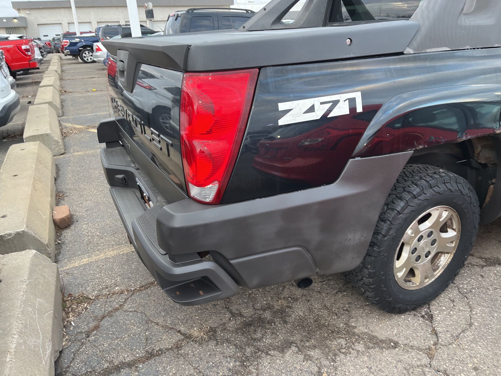 Thumbnail: 2003 Chevrolet Avalanche 1500 - 13