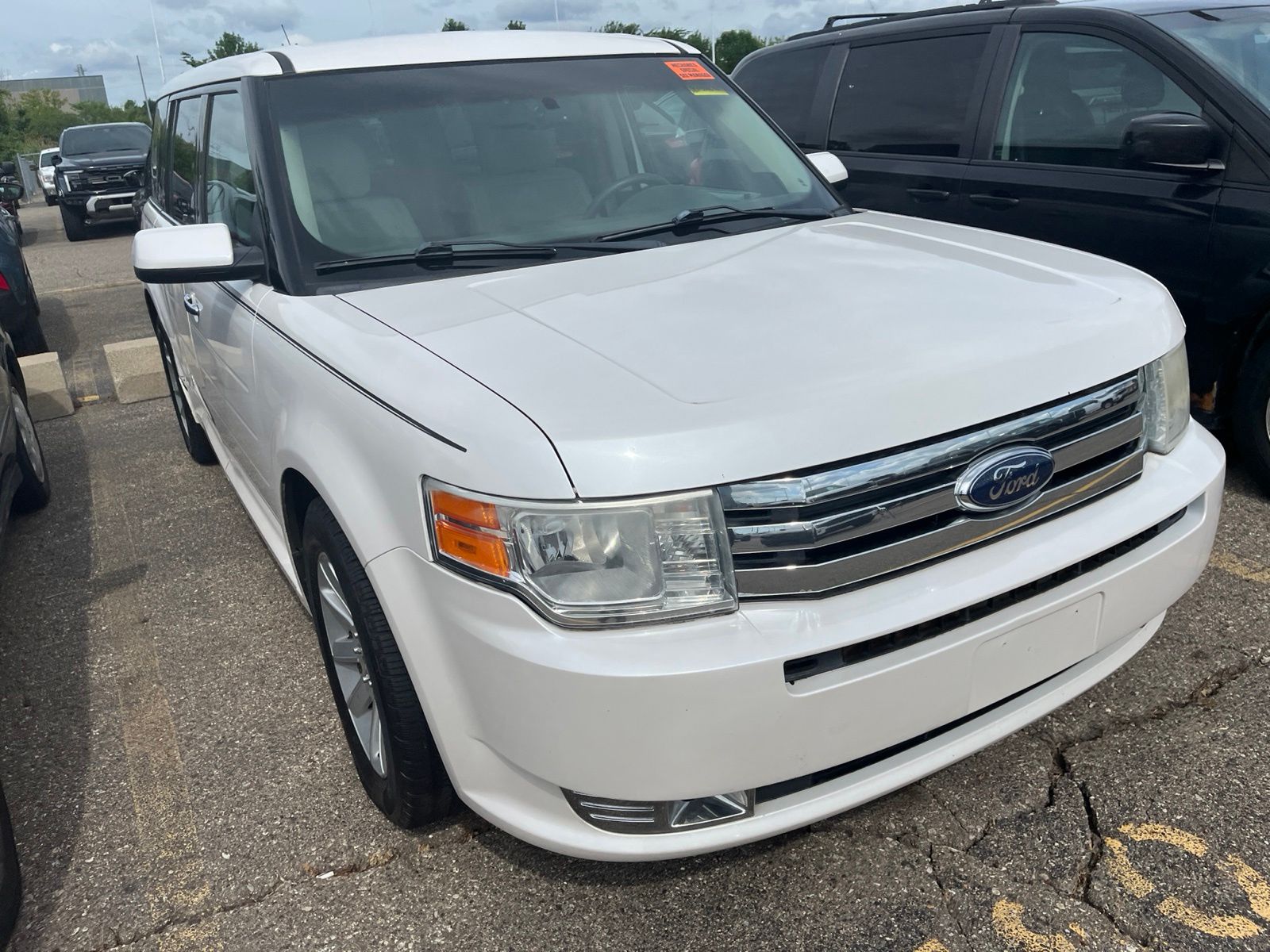 Thumbnail: 2010 Ford Flex - 23