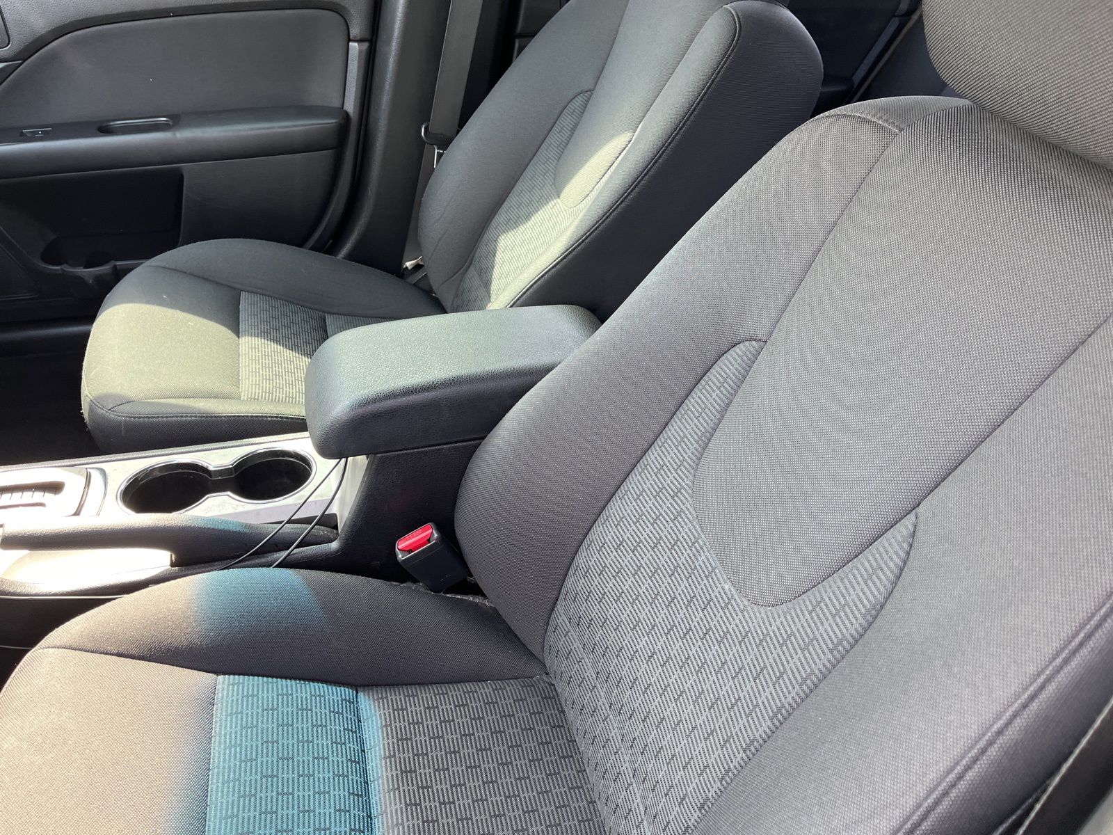Thumbnail: 2010 Ford Fusion - 23