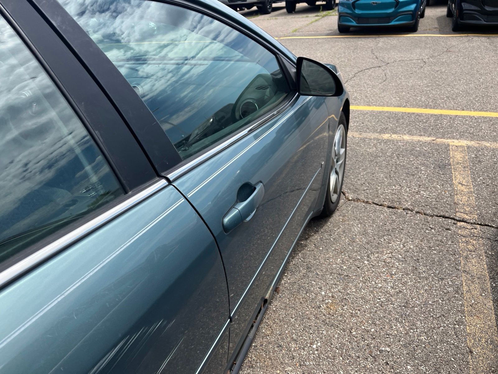 Thumbnail: 2009 Pontiac G6 - 14