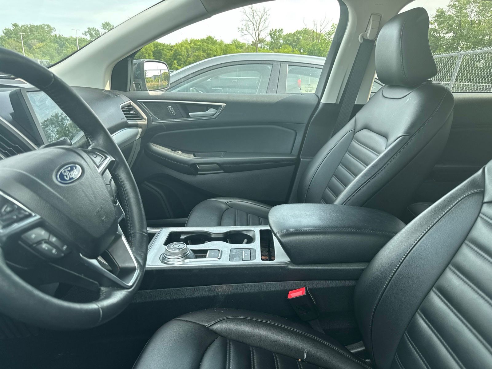 Thumbnail: 2022 Ford Edge - 32