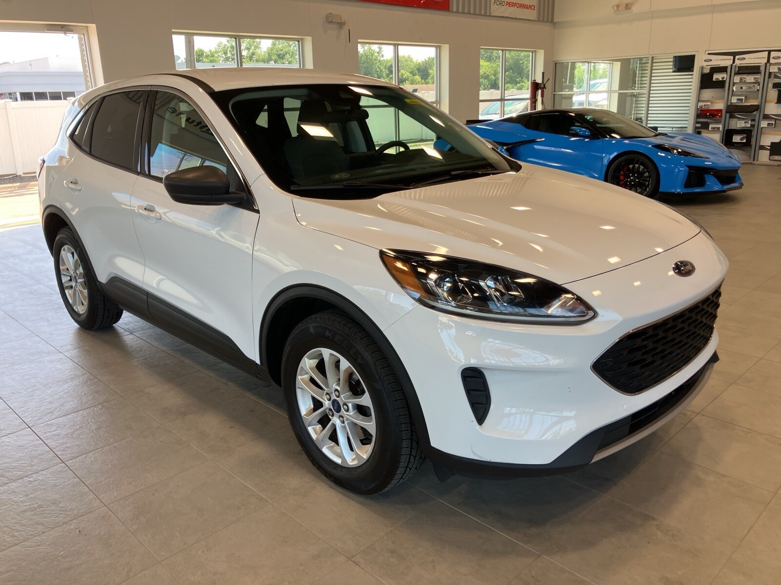 2022 Ford Escape SE photo 3