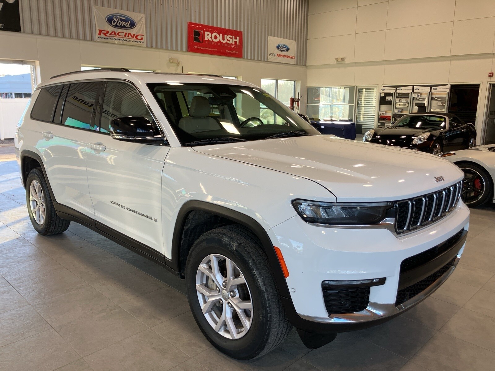 2022 Jeep Grand Cherokee Limited photo 3