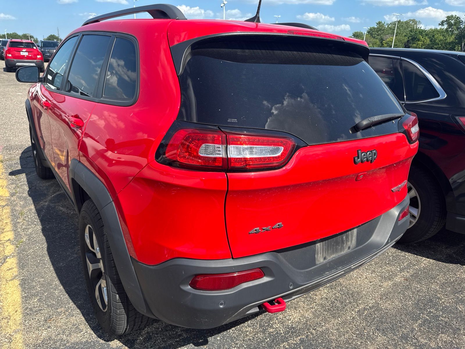 Thumbnail: 2018 Jeep Cherokee - 14