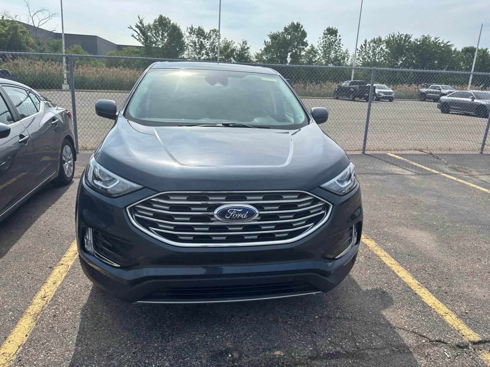 Thumbnail: 2022 Ford Edge - 22