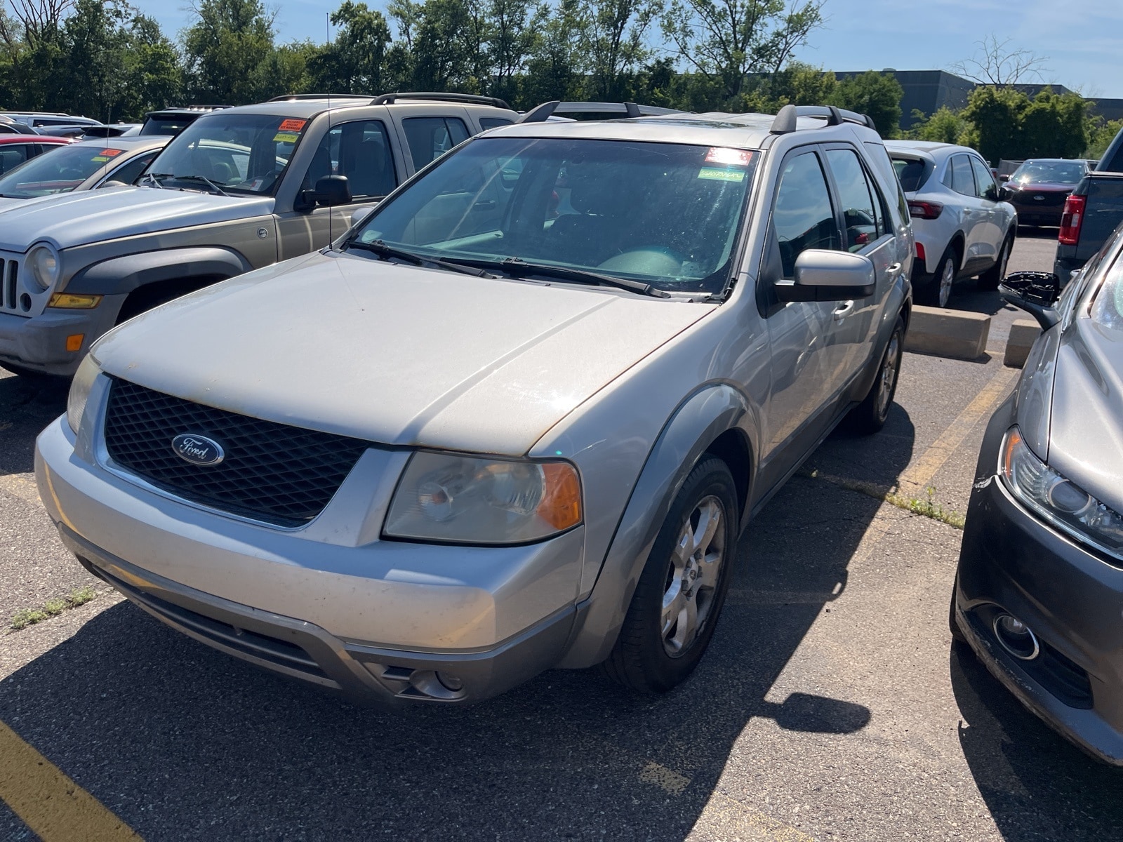 Used 2006 Ford Freestyle SEL with VIN 1FMDK05126GA07976 for sale in Sterling Heights, MI