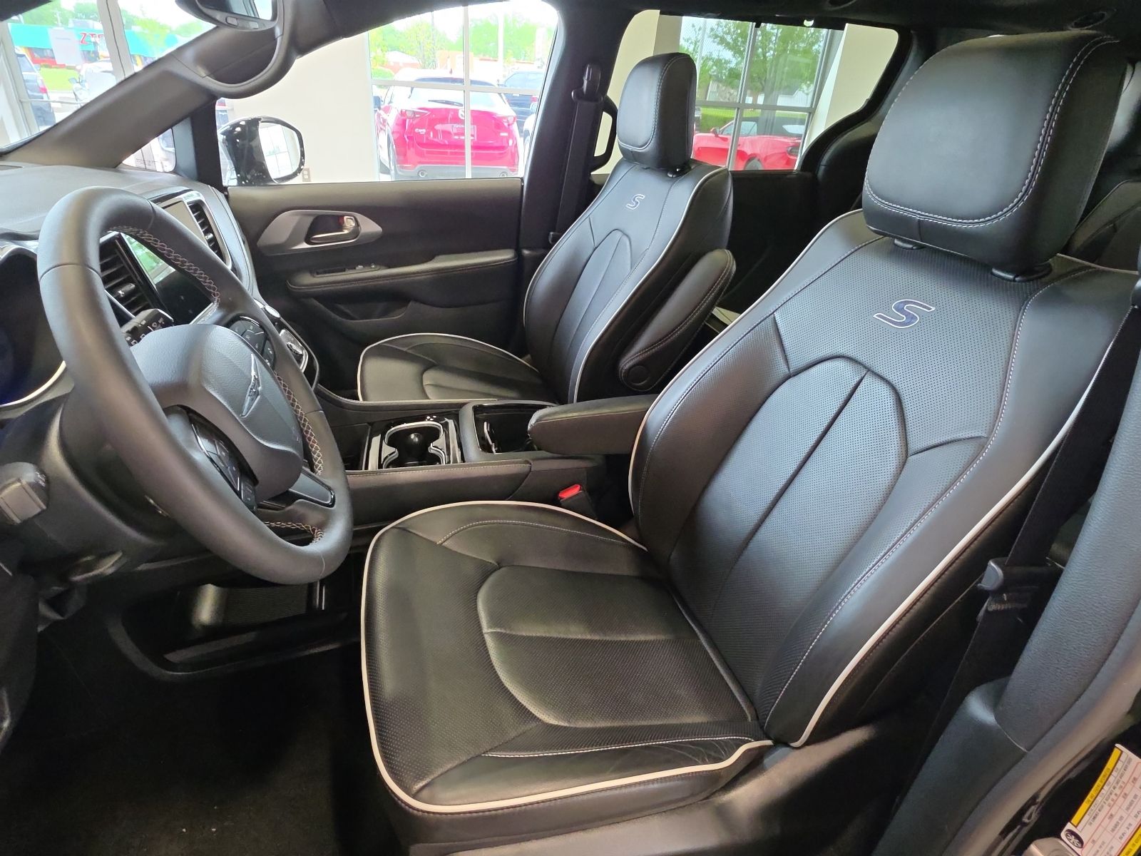 Thumbnail: 2026 Chrysler Pacifica - 20