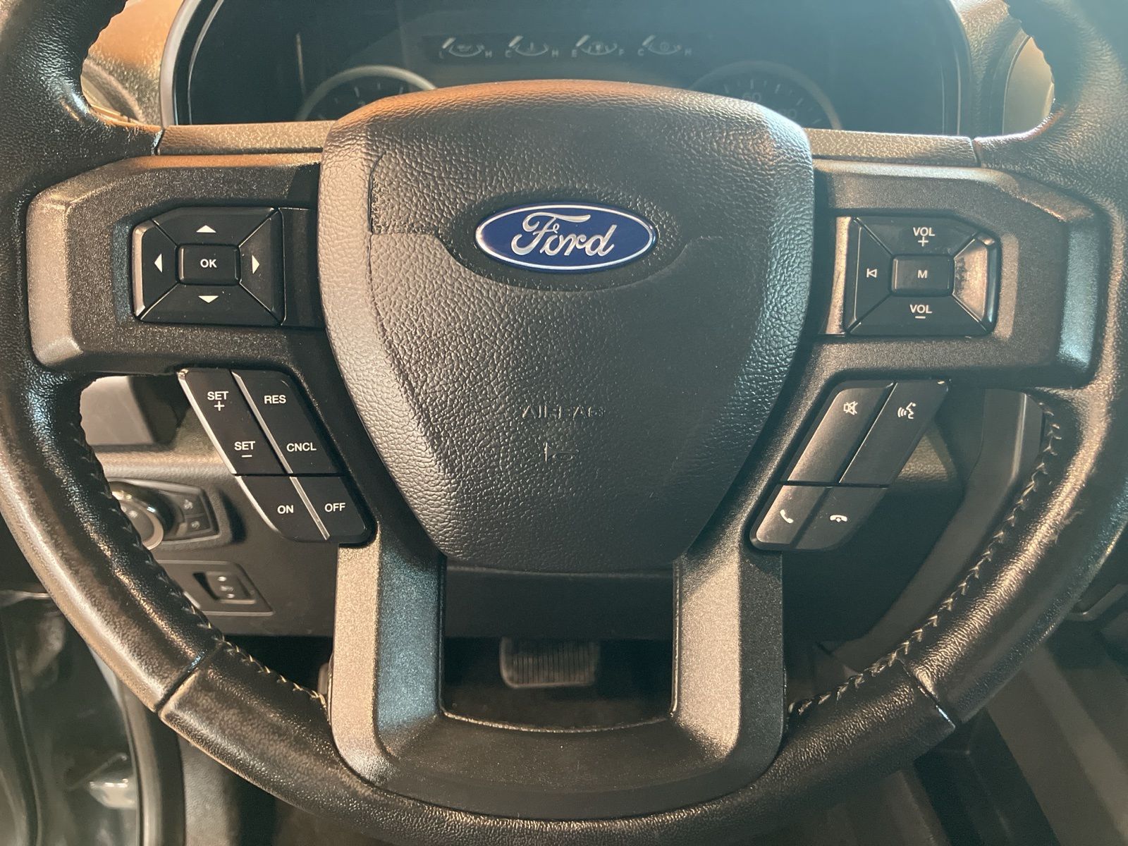 Thumbnail: 2019 Ford F-150 - 16
