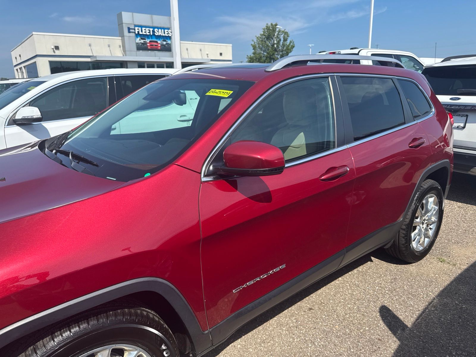 Thumbnail: 2016 Jeep Cherokee - 19