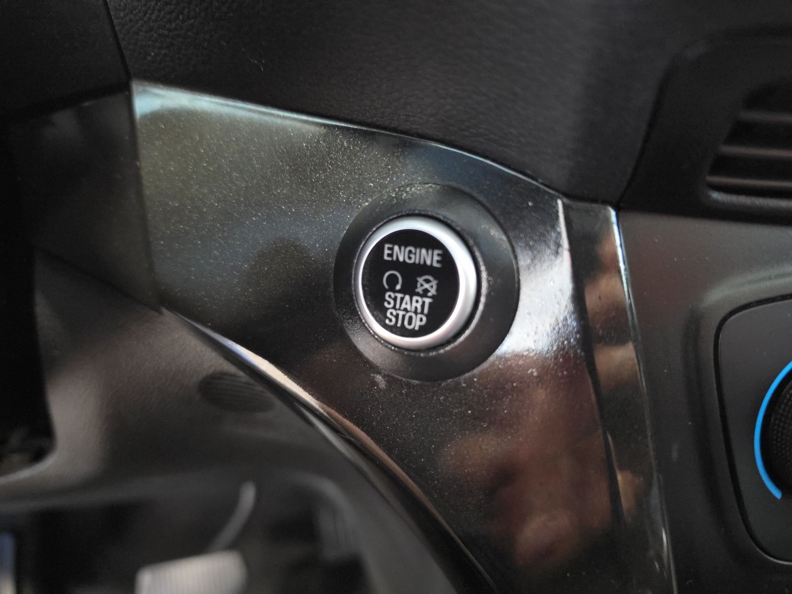 Thumbnail: 2019 Ford Escape - 20