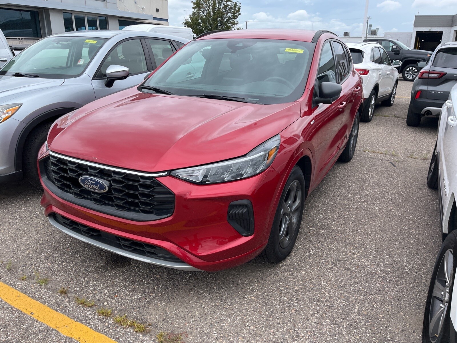2023 Ford Escape ST-Line photo 2