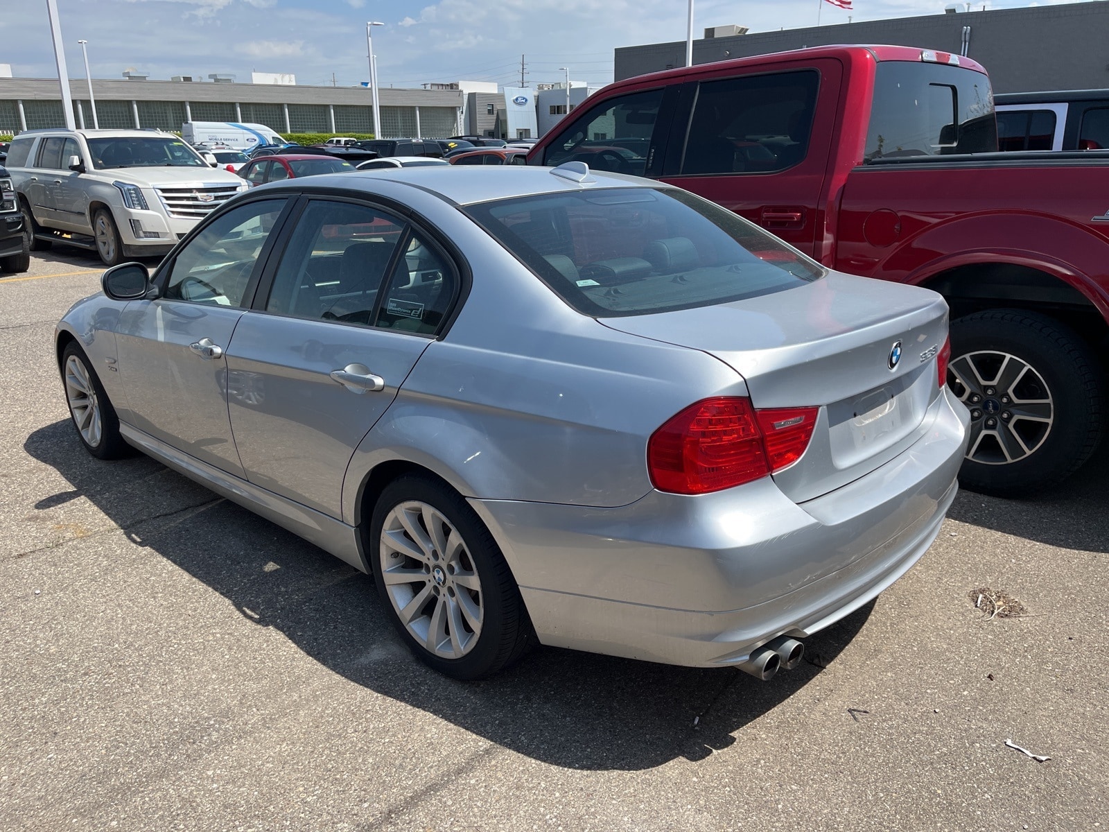 Used 2011 BMW 3 Series 328i with VIN WBAPK5C52BA662430 for sale in Sterling Heights, MI