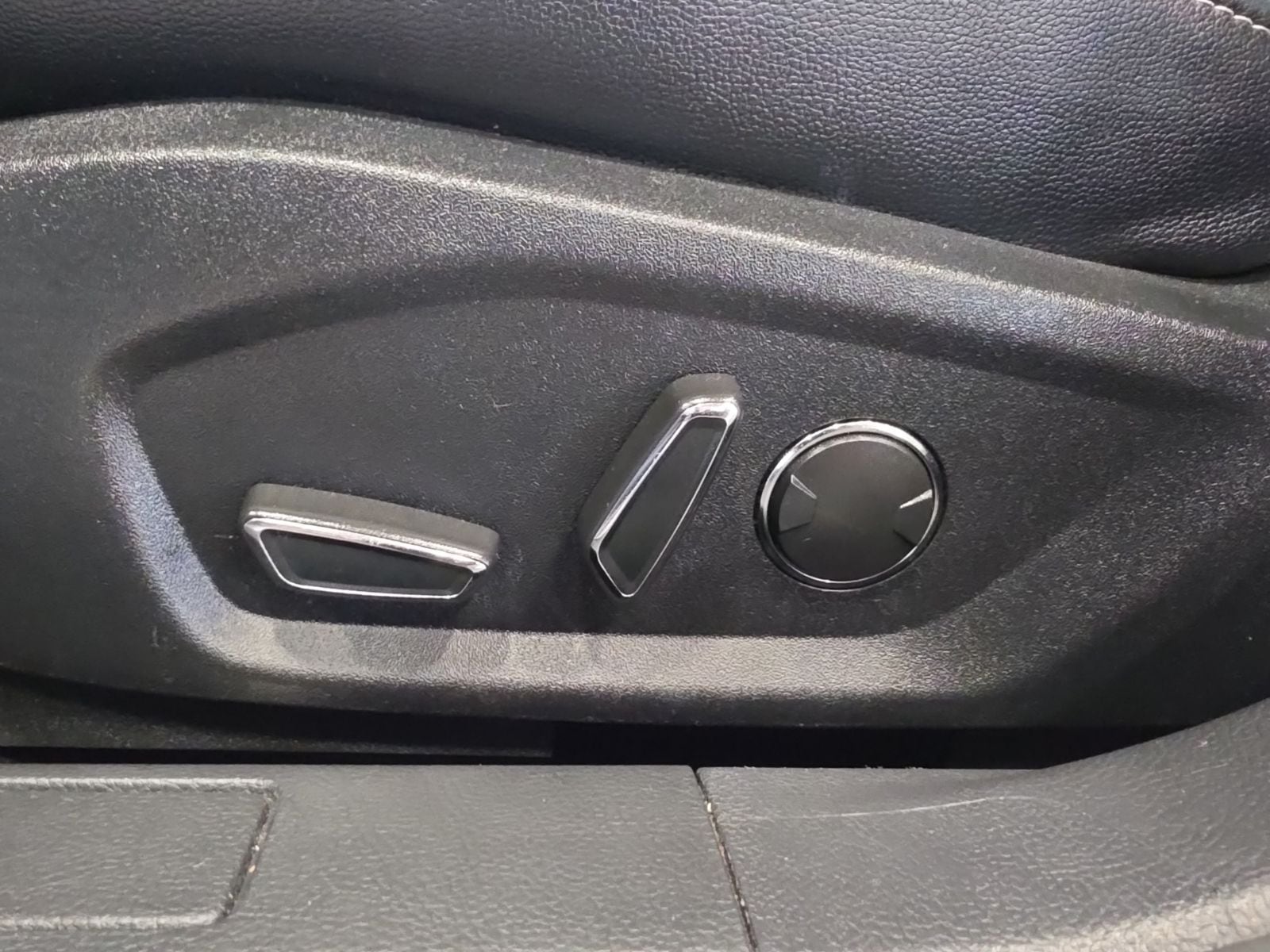 Thumbnail: 2020 Ford Fusion - 15