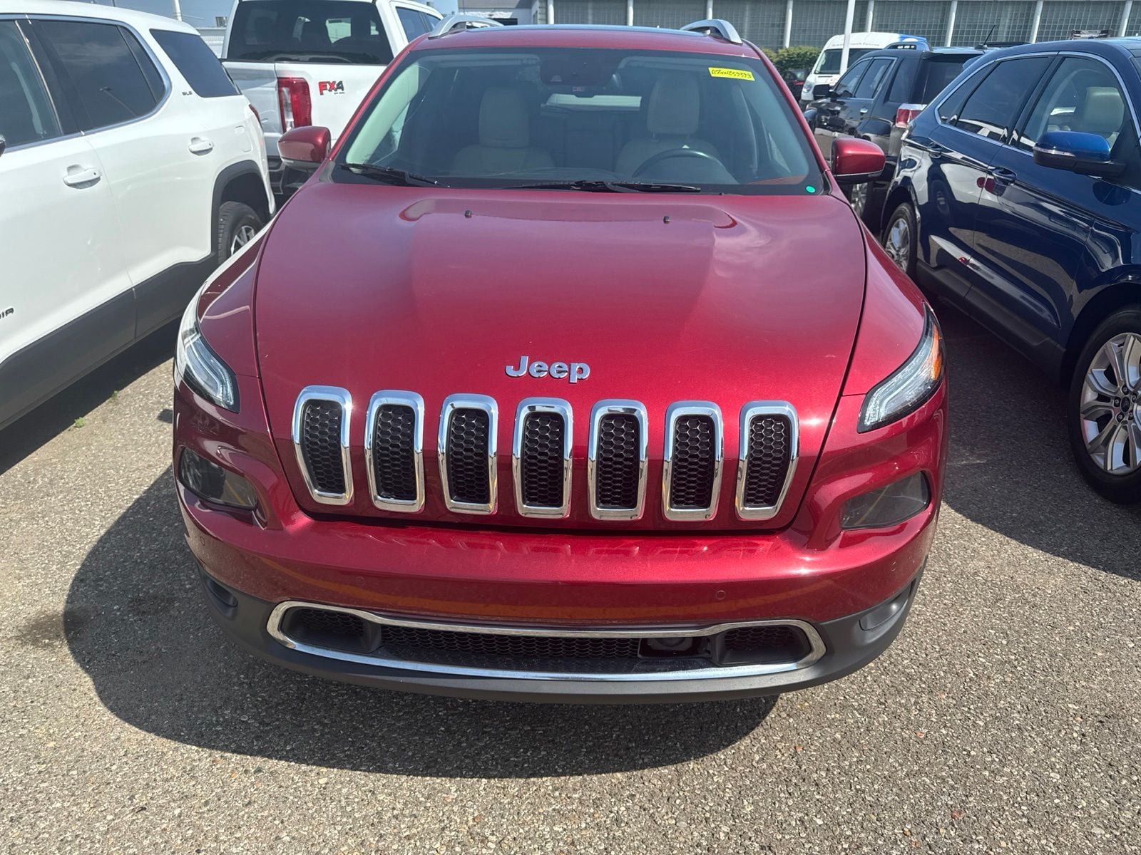 Thumbnail: 2016 Jeep Cherokee - 22