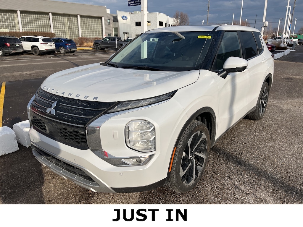Used 2023 Mitsubishi Outlander SE SUV