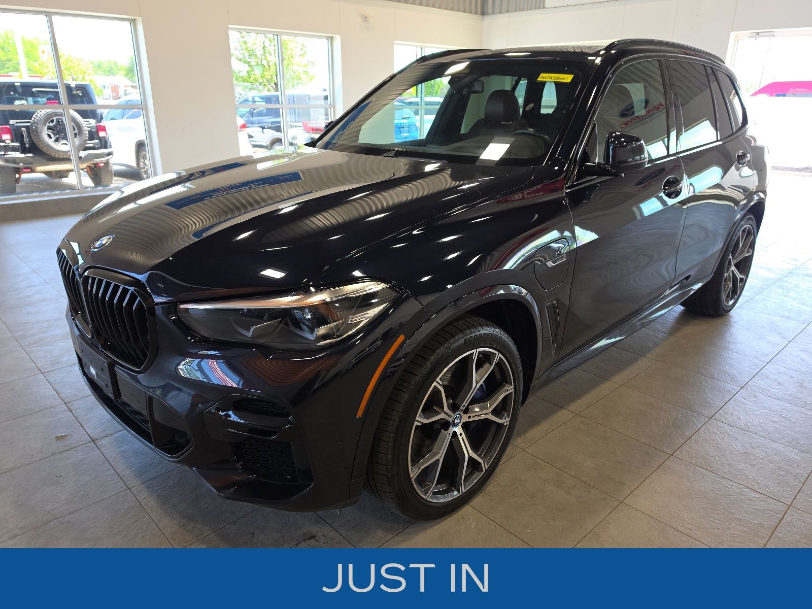 2022 BMW X5 xDrive45e's photo
