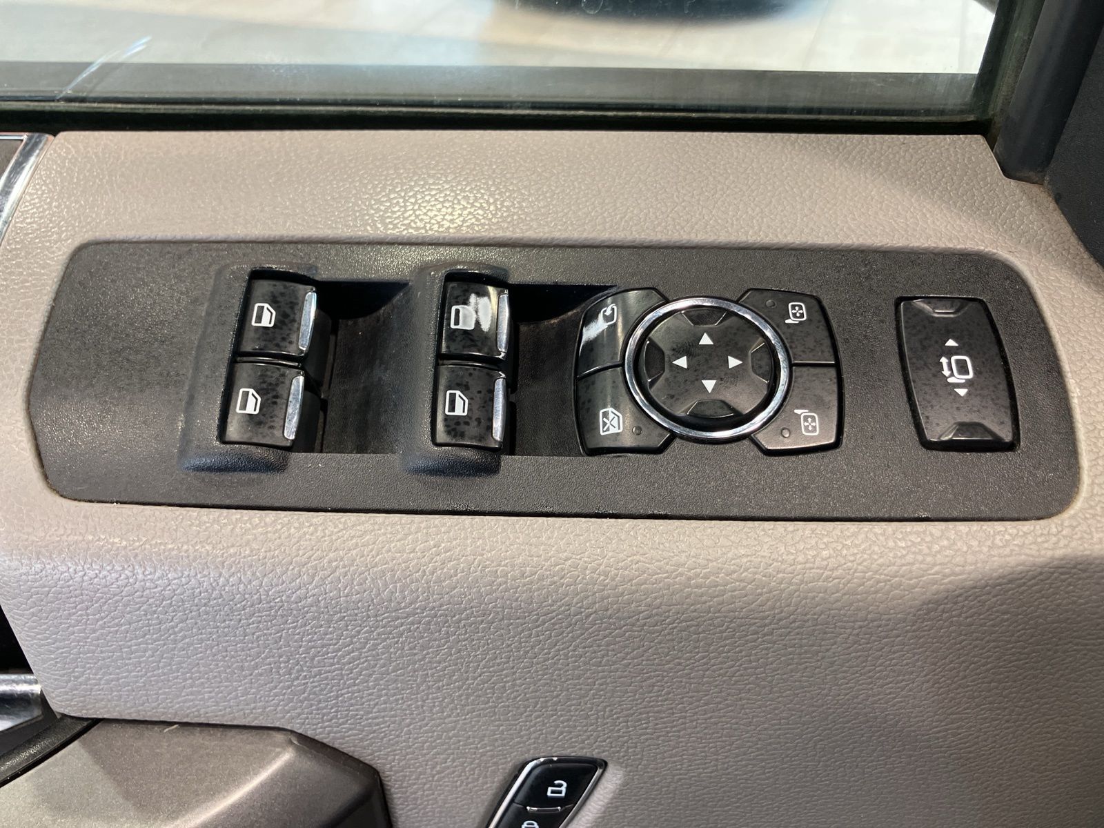 Thumbnail: 2020 Ford F-250 - 14