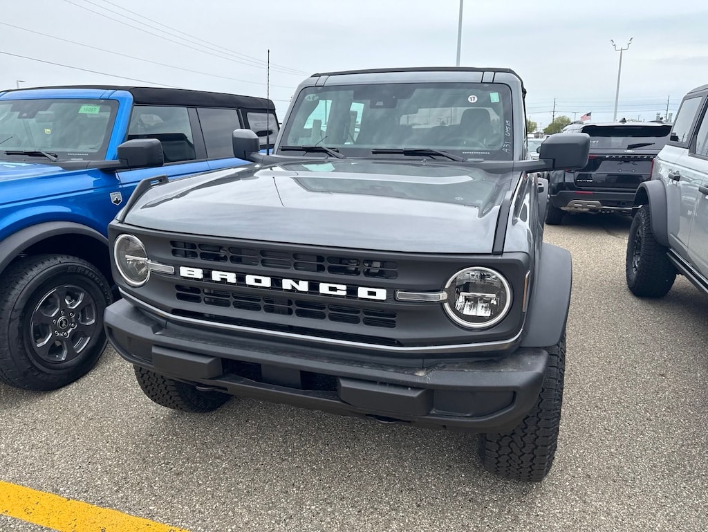 New 2026 Ford Bronco Base SUV