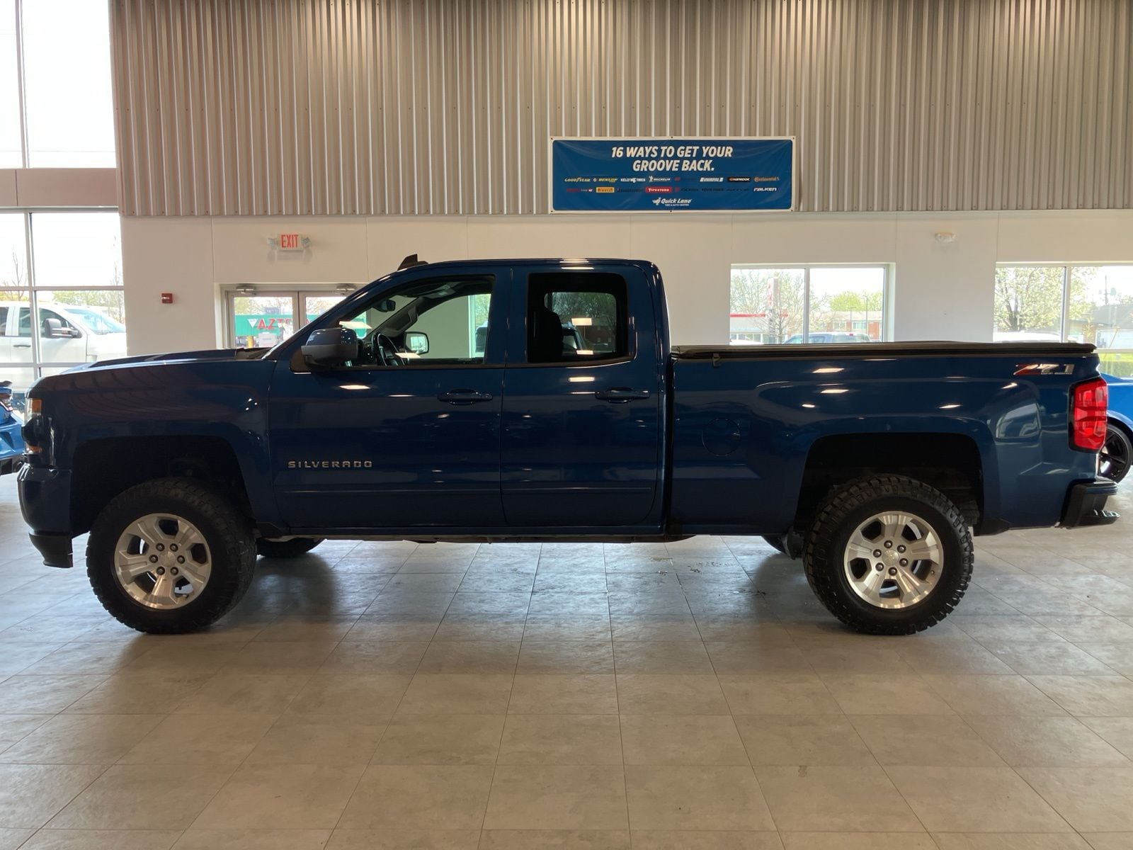 Thumbnail: 2018 Chevrolet Silverado 1500 - 8