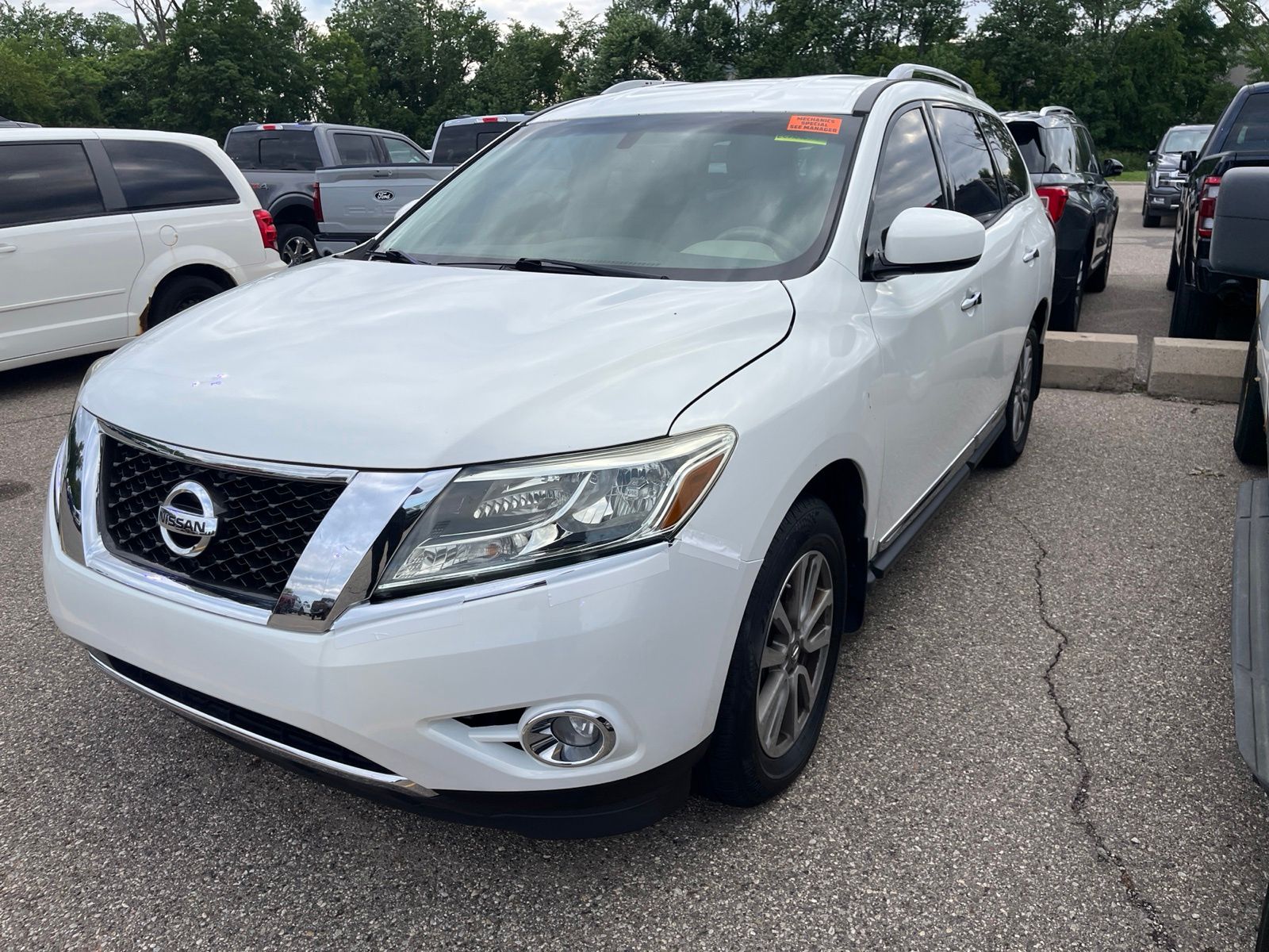 2014 Nissan Pathfinder SL -
                  Sterling Heights, MI