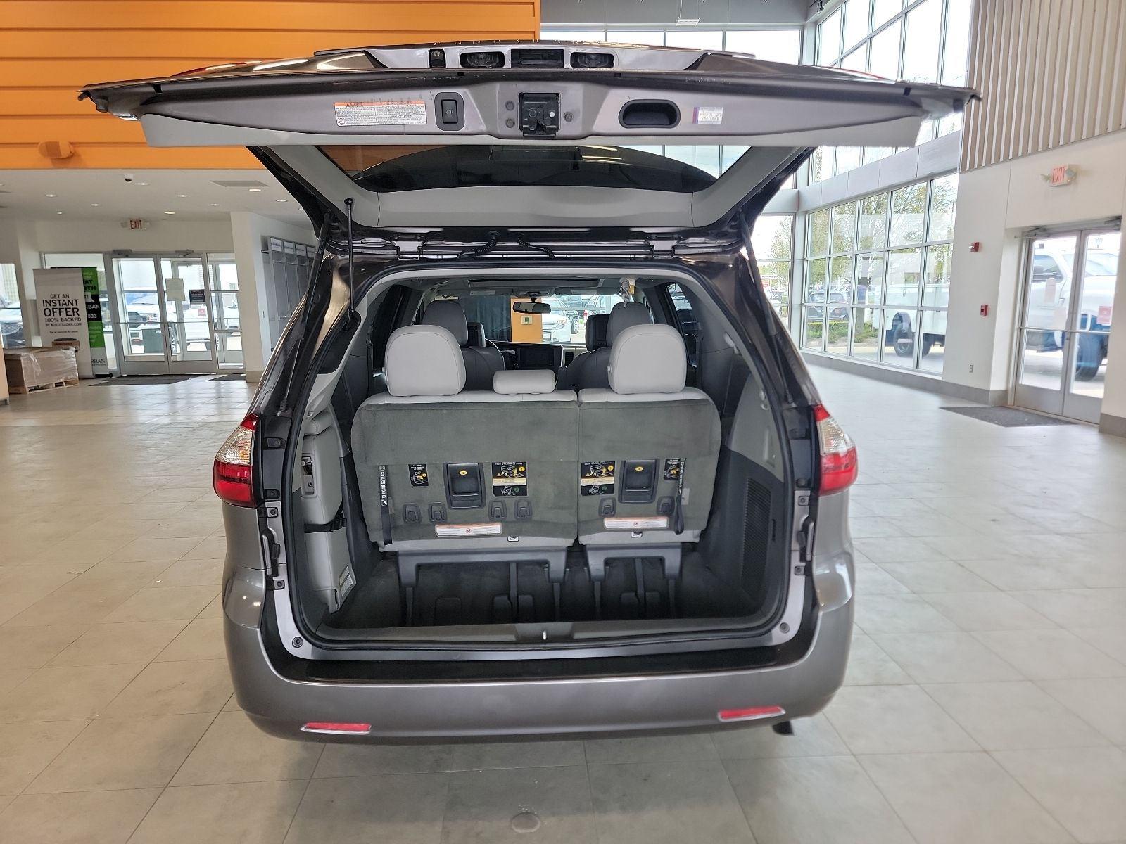 Thumbnail: 2016 Toyota Sienna - 36