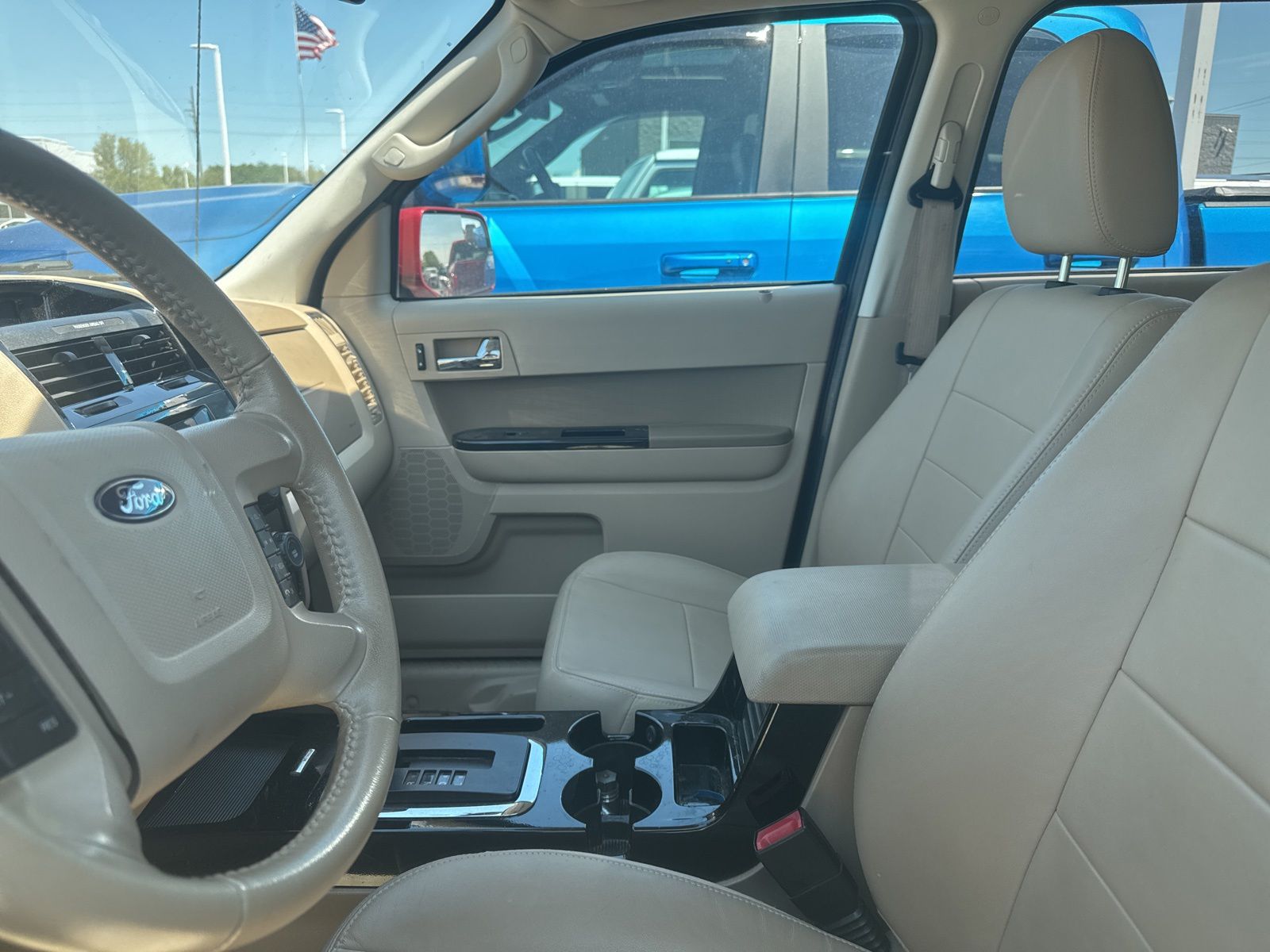 Thumbnail: 2011 Ford Escape - 32