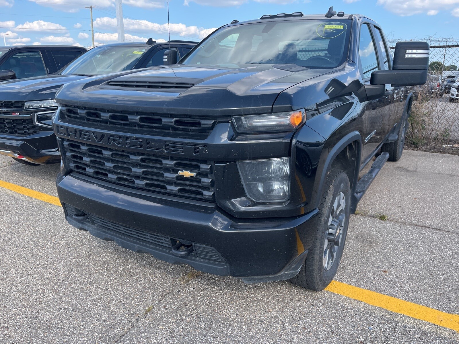 2021 Chevrolet Silverado 2500HD Custom photo 3