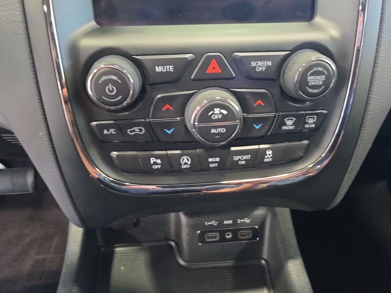 Thumbnail: 2018 Dodge Durango - 23