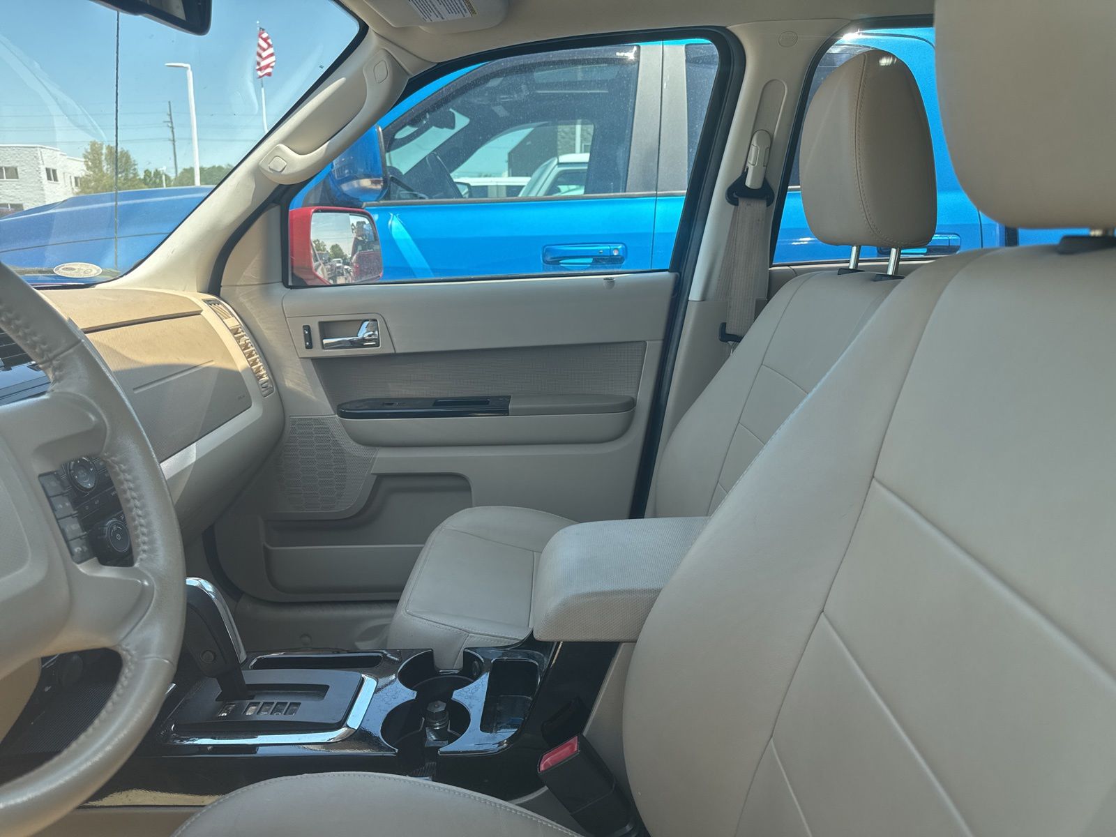Thumbnail: 2011 Ford Escape - 31