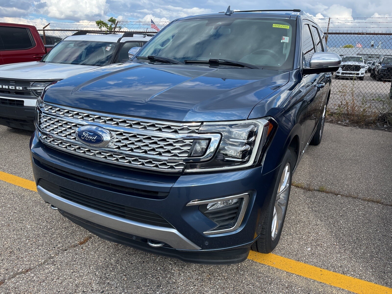 2019 Ford Expedition Platinum photo 3