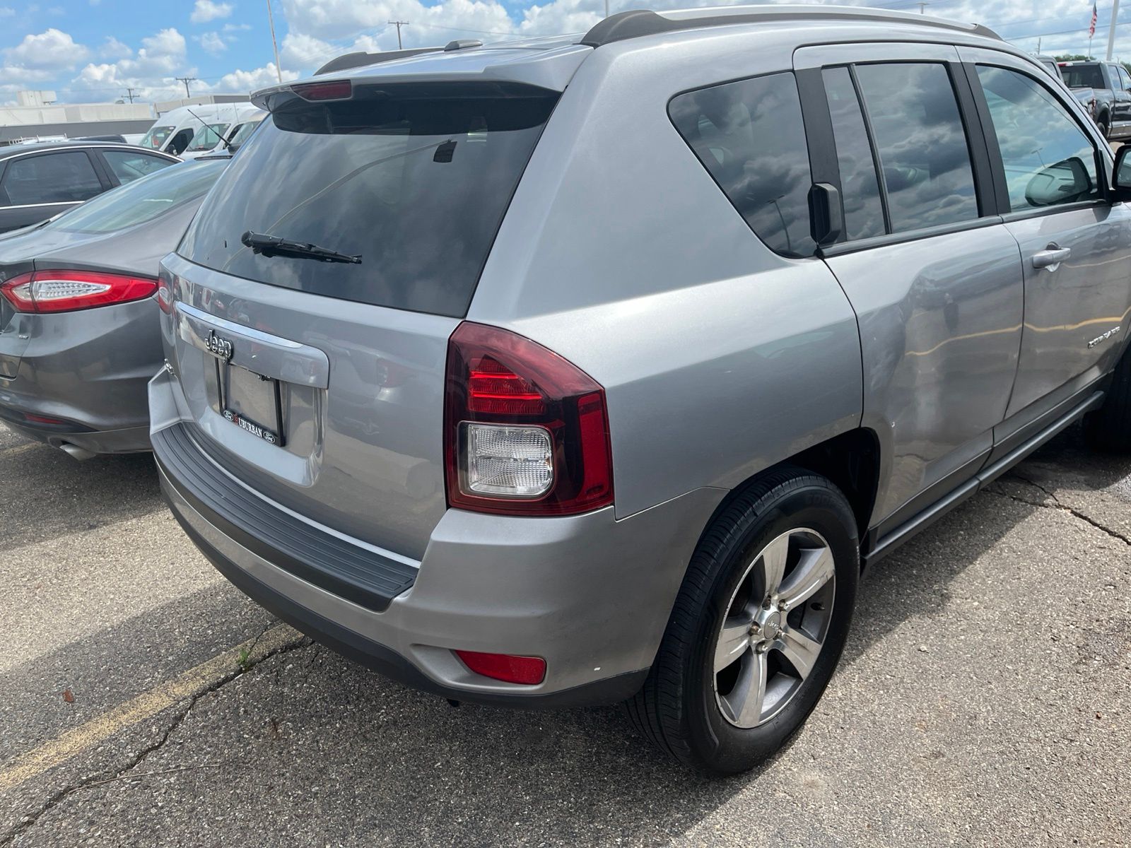 Thumbnail: 2016 Jeep Compass - 13