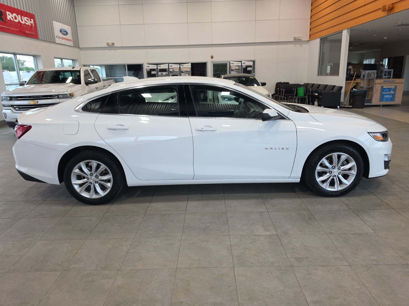 Thumbnail: 2022 Chevrolet Malibu - 6
