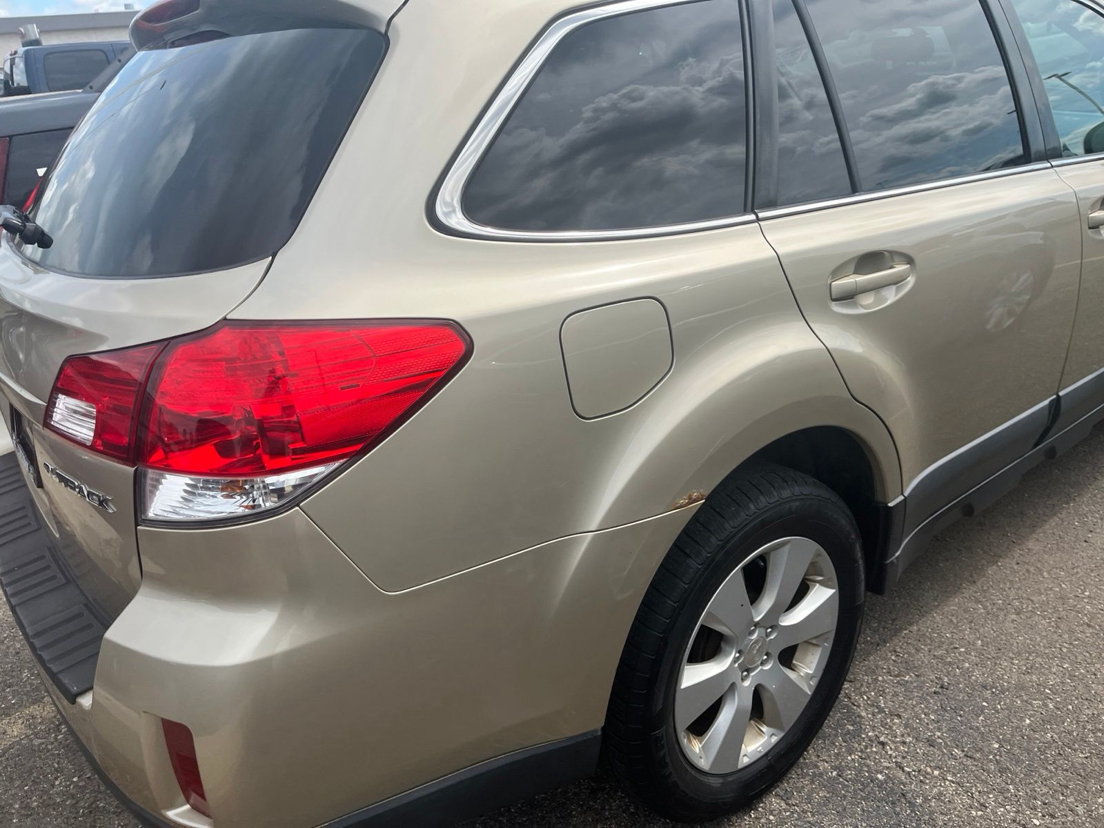 Thumbnail: 2010 Subaru Outback - 15