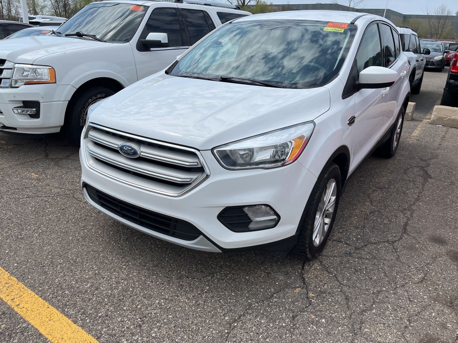 Thumbnail: 2019 Ford Escape - 3