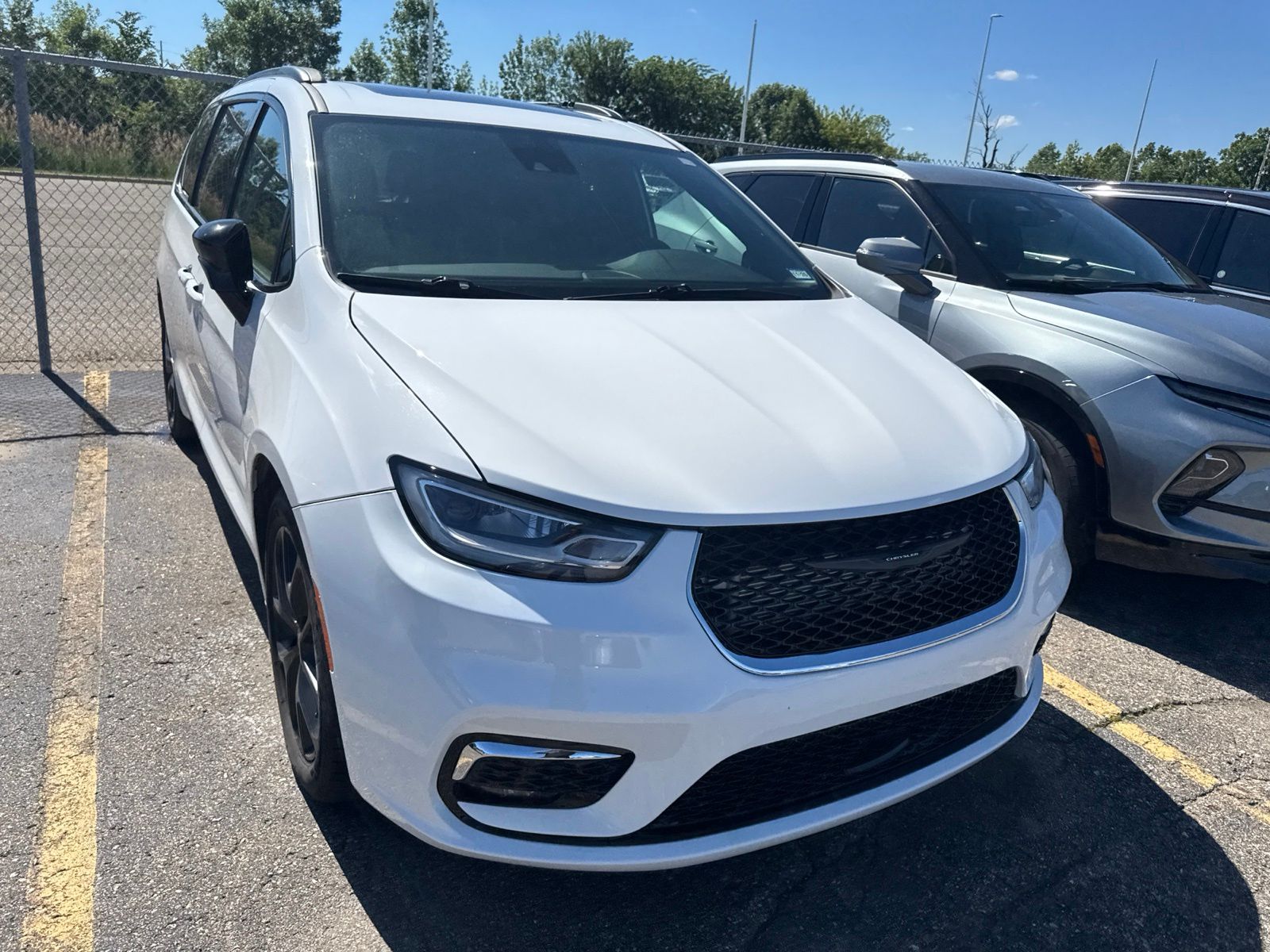 Thumbnail: 2025 Chrysler Pacifica - 24