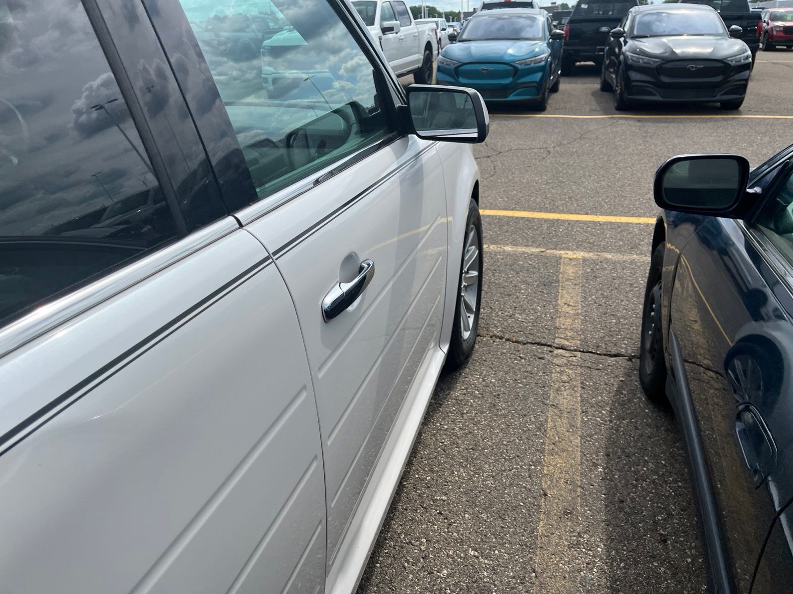 Thumbnail: 2010 Ford Flex - 20