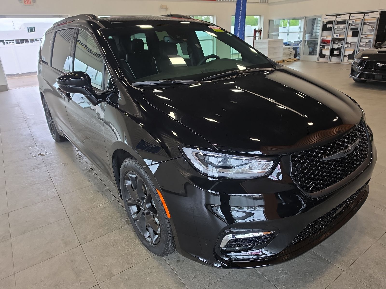 Thumbnail: 2026 Chrysler Pacifica - 9