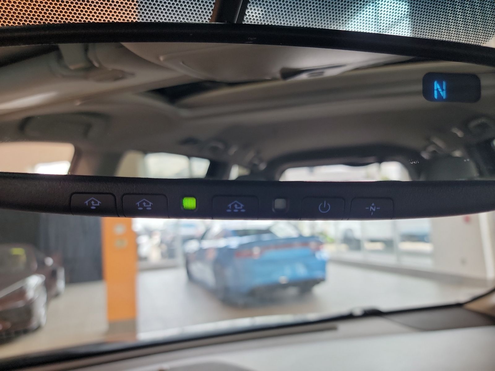 Thumbnail: 2016 Toyota Sienna - 27