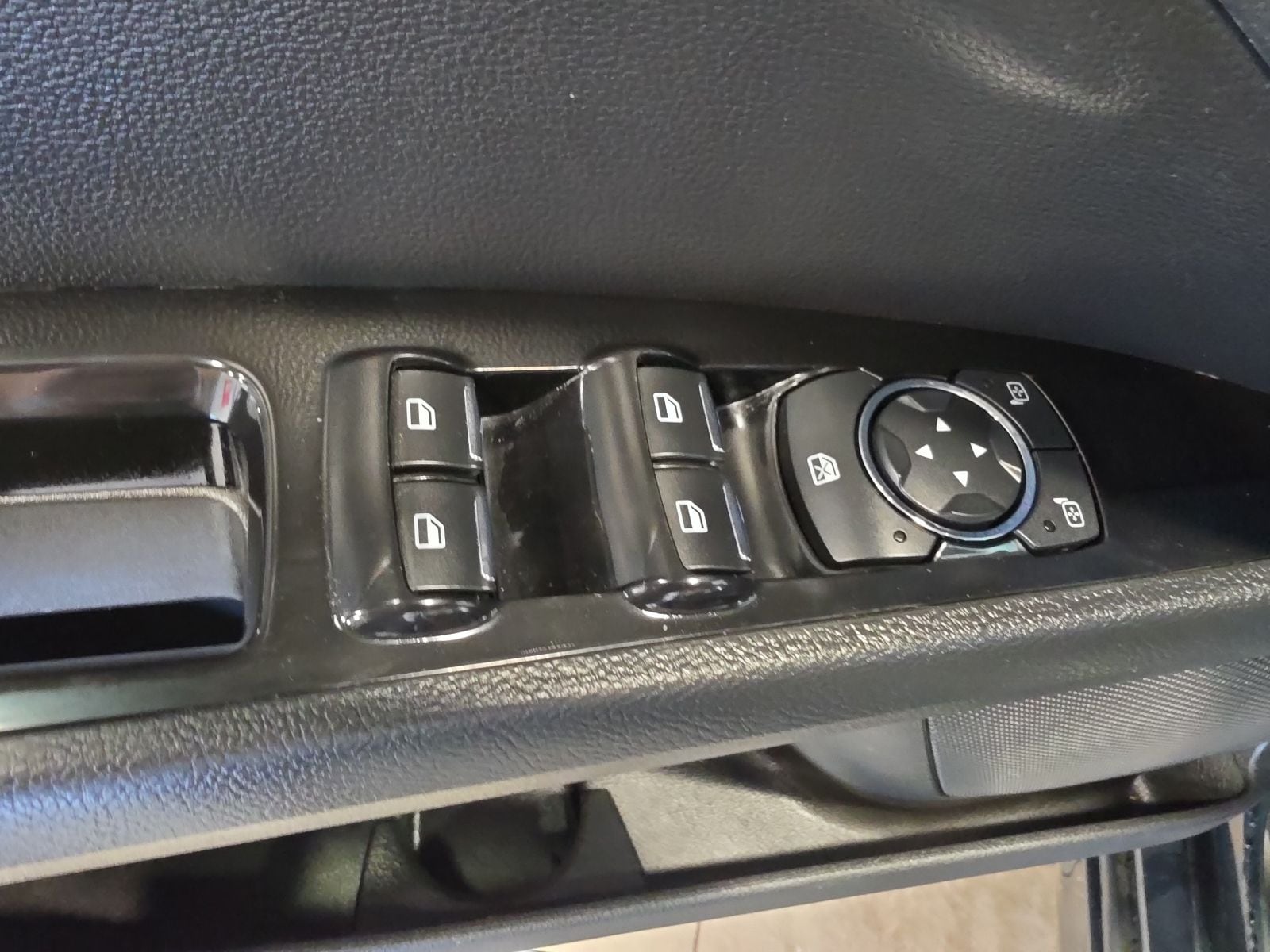 Thumbnail: 2014 Ford Fusion - 23